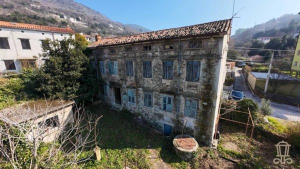 casa indipendente in vendita a Trieste in zona Guardiella