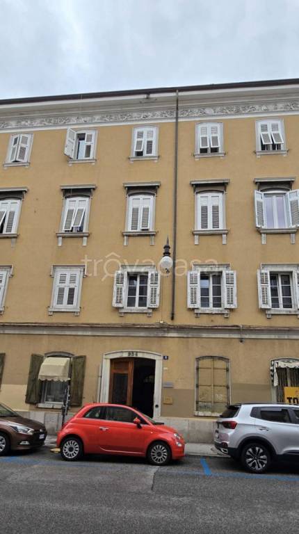 ufficio in vendita a Trieste in zona Borgo Teresiano