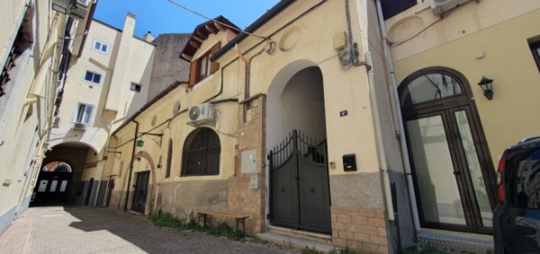 appartamento in vendita a Trieste in zona Città Vecchia