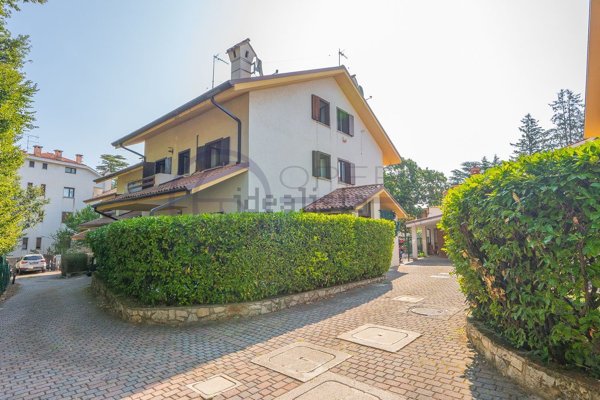 casa indipendente in vendita a Trieste in zona Opicina