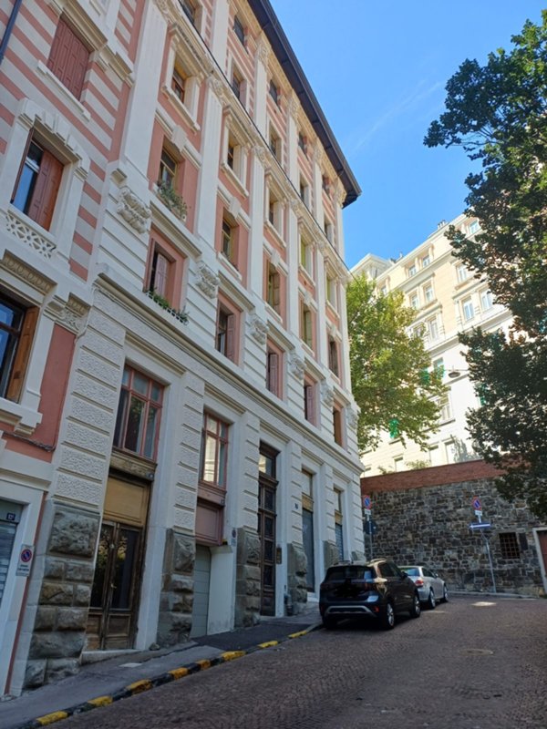 appartamento in vendita a Trieste in zona San Vito