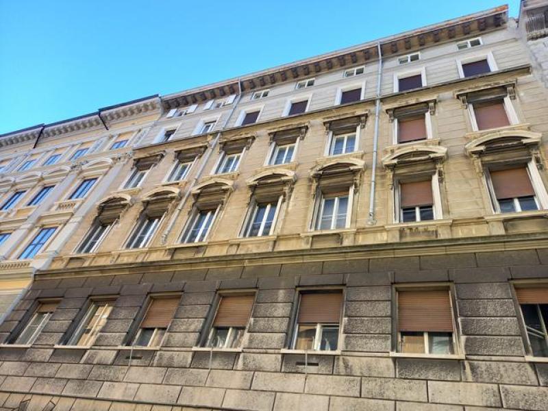 appartamento in vendita a Trieste in zona Borgo Teresiano