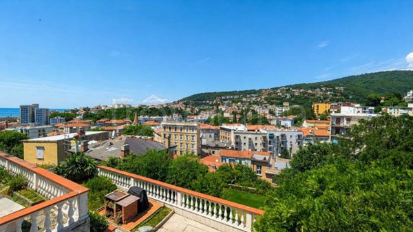 casa indipendente in vendita a Trieste in zona Roiano