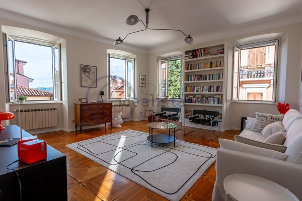 appartamento in vendita a Trieste in zona Cavana