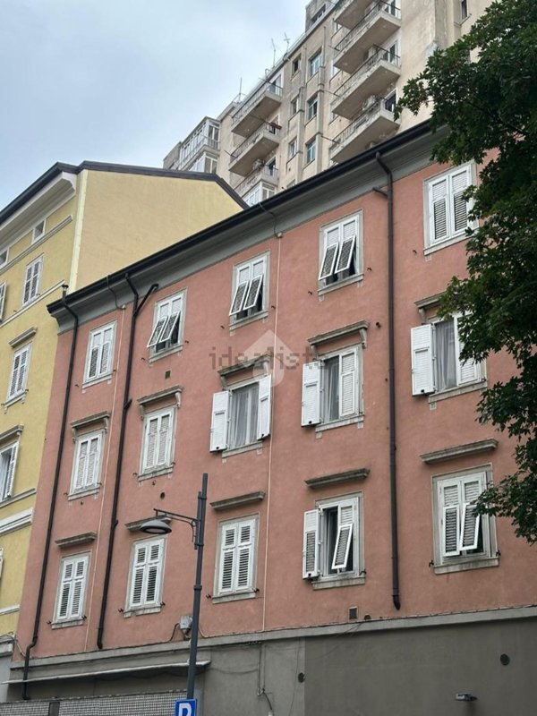 appartamento in vendita a Trieste in zona Barriera vecchia