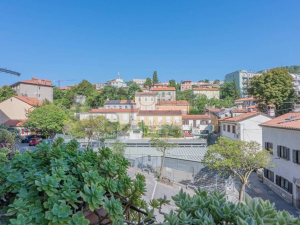 appartamento in vendita a Trieste in zona Cologna