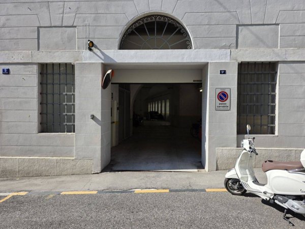 negozio in vendita a Trieste in zona Città Vecchia