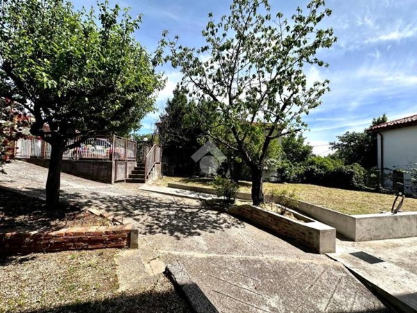 casa indipendente in vendita a Trieste in zona Cattinara
