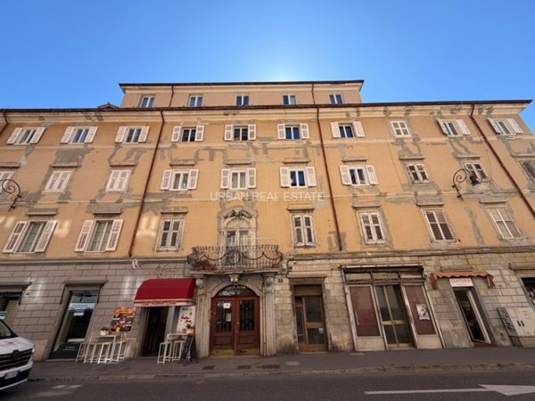 appartamento in vendita a Trieste in zona Borgo Teresiano
