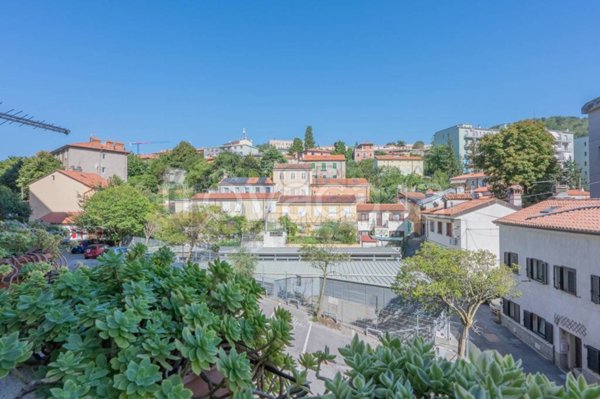 appartamento in vendita a Trieste in zona Cologna