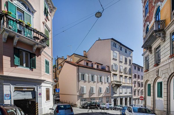 appartamento in vendita a Trieste in zona Città Vecchia