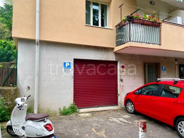 box auto in vendita a Trieste in zona Roiano