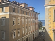 appartamento in vendita a Trieste in zona Cavana