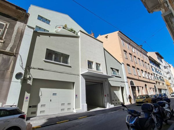 ufficio in vendita a Trieste in zona Città Nuova