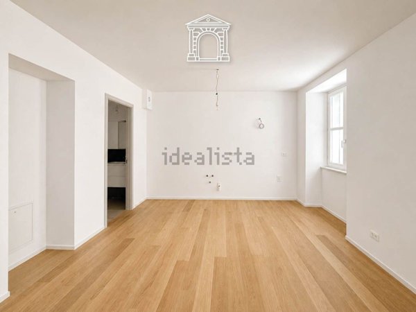 appartamento in vendita a Trieste in zona Borgo Teresiano