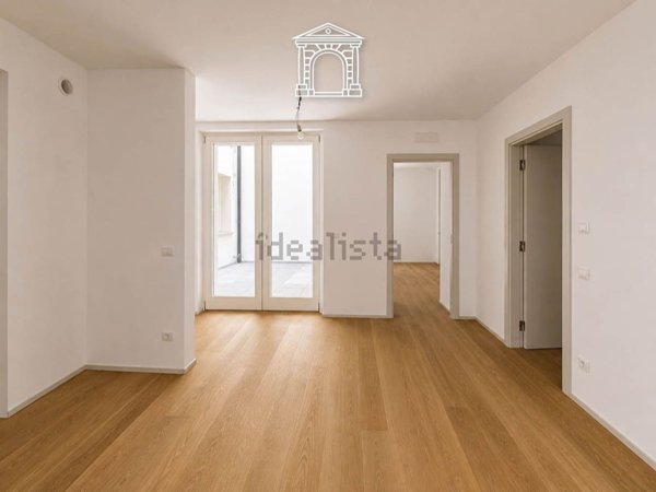 appartamento in vendita a Trieste in zona Borgo Teresiano
