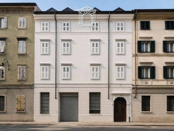 appartamento in vendita a Trieste in zona Borgo Teresiano