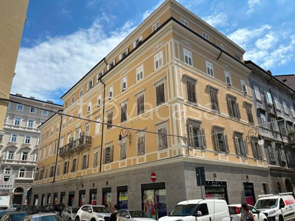 appartamento in vendita a Trieste in zona Borgo Teresiano