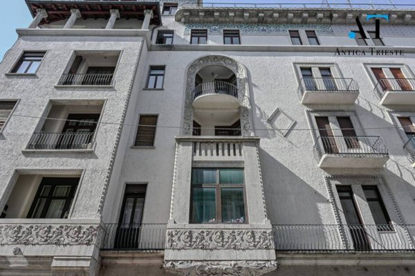 appartamento in vendita a Trieste in zona Città Nuova
