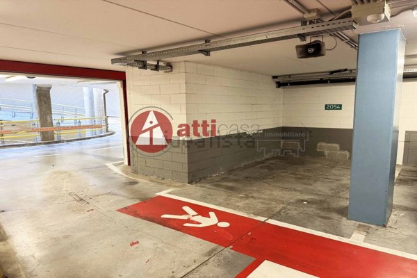 box auto in vendita a Trieste in zona San Giacomo