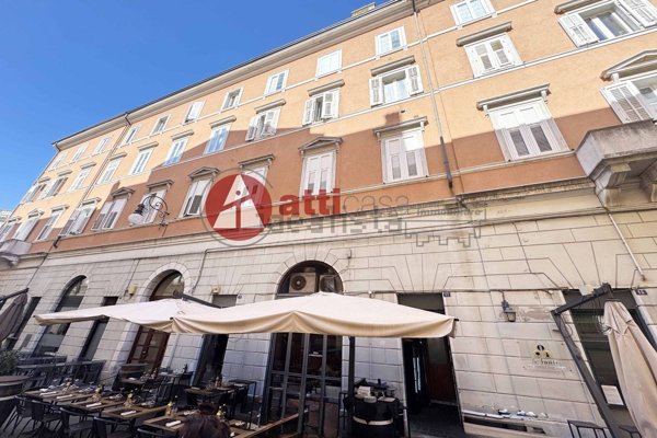 appartamento in vendita a Trieste in zona Città Vecchia