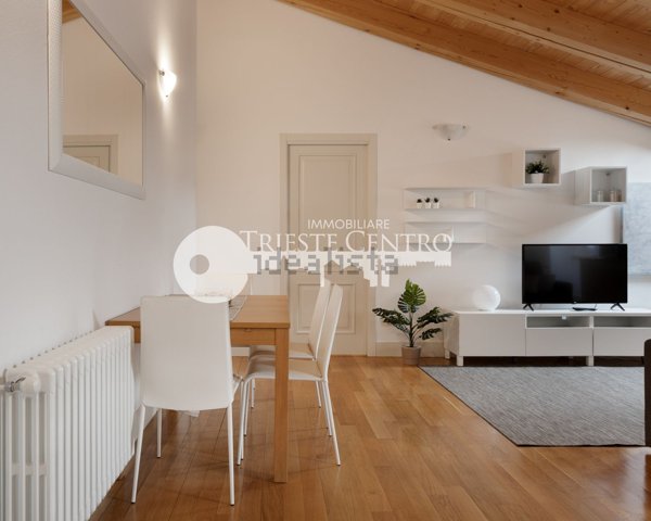 appartamento in vendita a Trieste in zona Città Vecchia