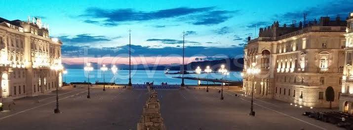 appartamento in vendita a Trieste in zona Città Vecchia