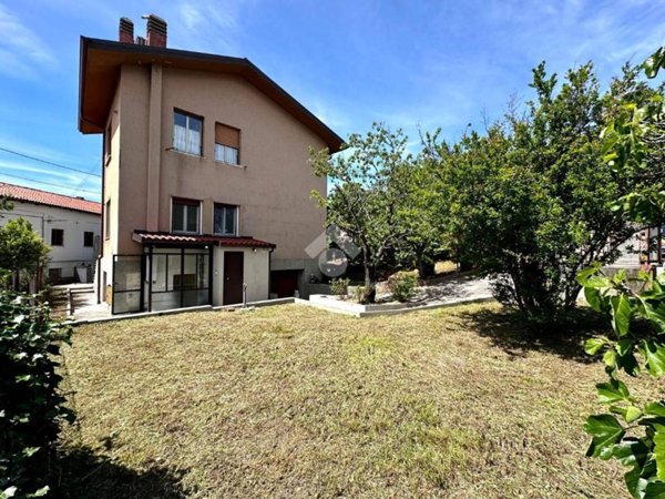 casa indipendente in vendita a Trieste in zona Cattinara
