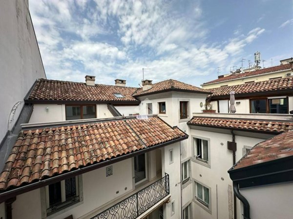 appartamento in vendita a Trieste in zona Borgo Teresiano