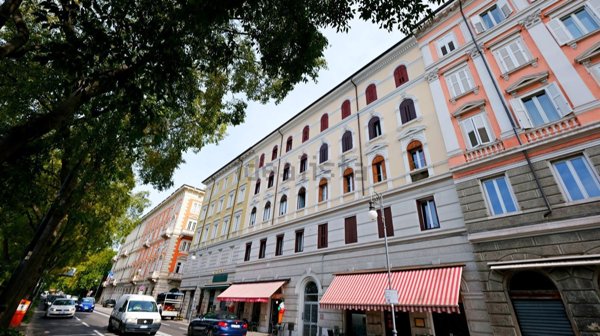 appartamento in vendita a Trieste in zona Città Nuova