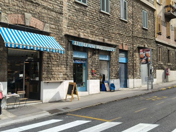 locale commerciale in vendita a Trieste in zona Barriera vecchia