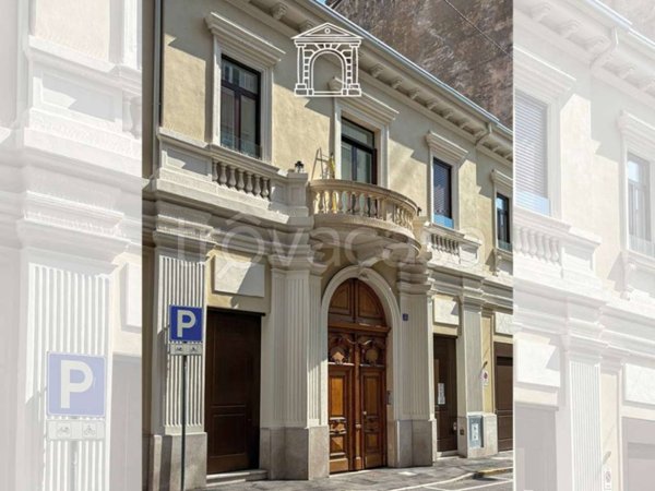 appartamento in vendita a Trieste in zona Città Nuova