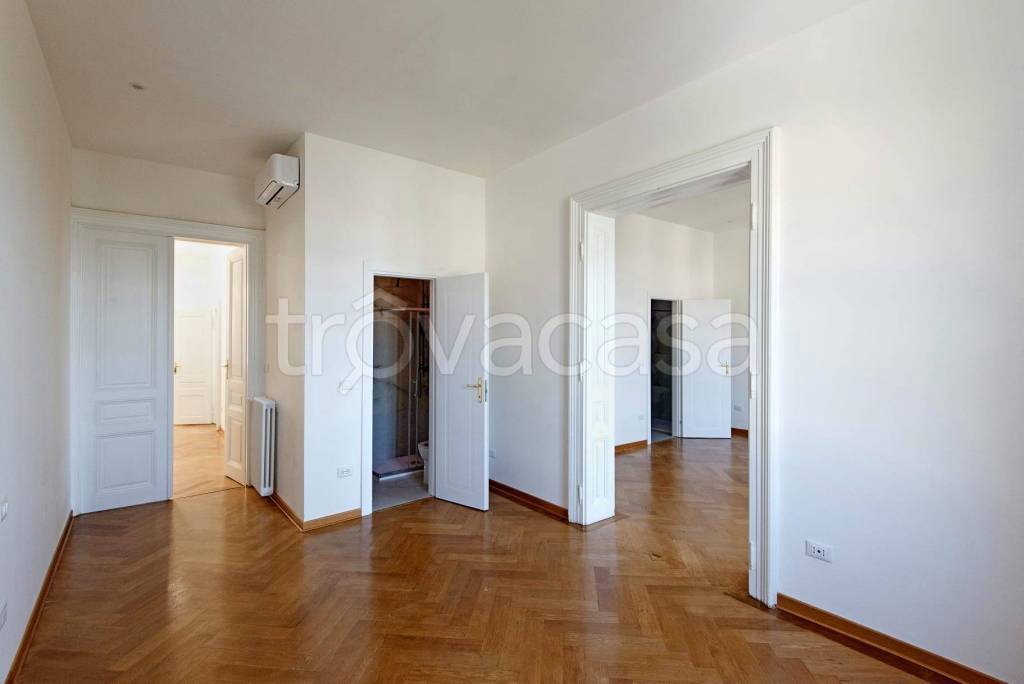 appartamento in vendita a Trieste in zona Borgo Teresiano