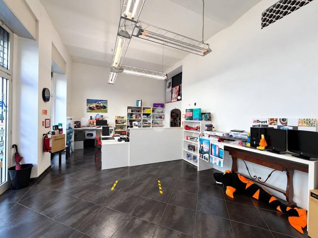 ufficio in vendita a Trieste in zona San Giacomo