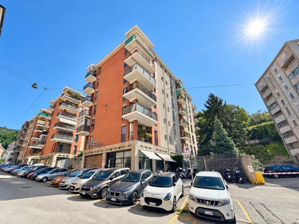 appartamento in vendita a Trieste in zona Roiano
