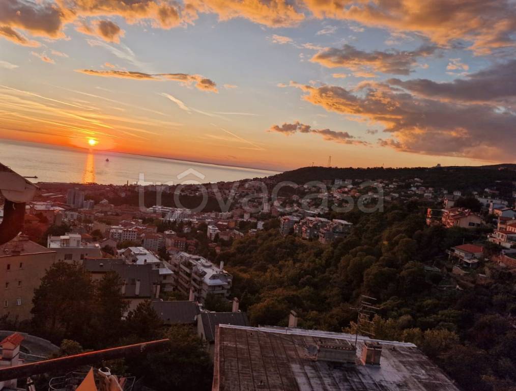 appartamento in vendita a Trieste in zona Roiano