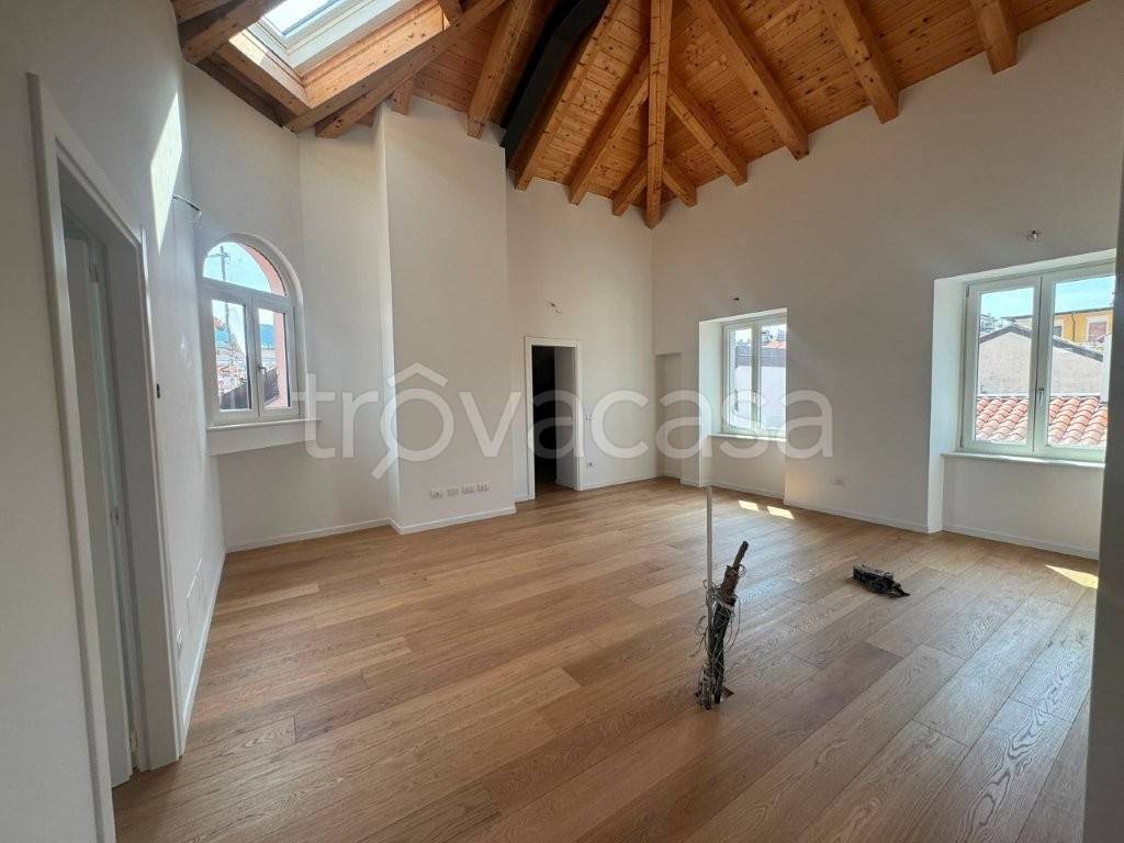 appartamento in vendita a Trieste in zona Borgo Teresiano