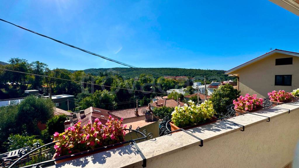 casa indipendente in vendita a Trieste in zona Cologna