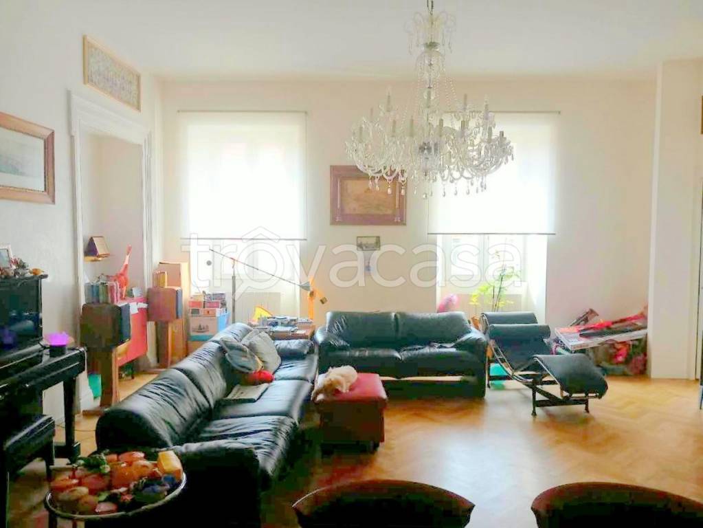 appartamento in vendita a Trieste in zona Borgo Teresiano