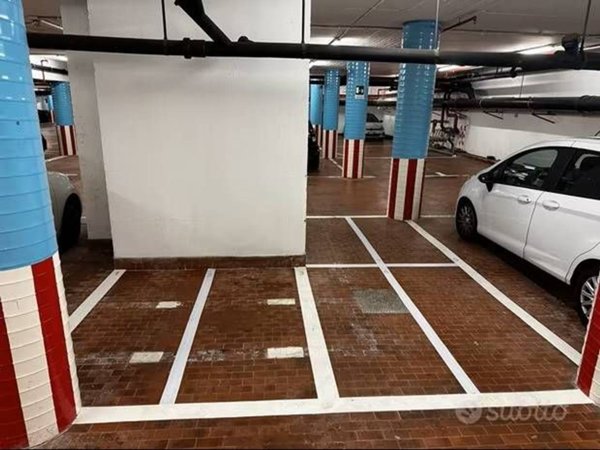 box auto in vendita a Trieste in zona San Giacomo