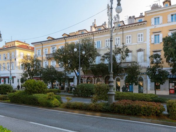 appartamento in vendita a Trieste in zona Città Vecchia