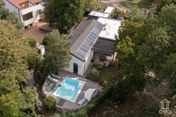 casa indipendente in vendita a Trieste in zona Opicina