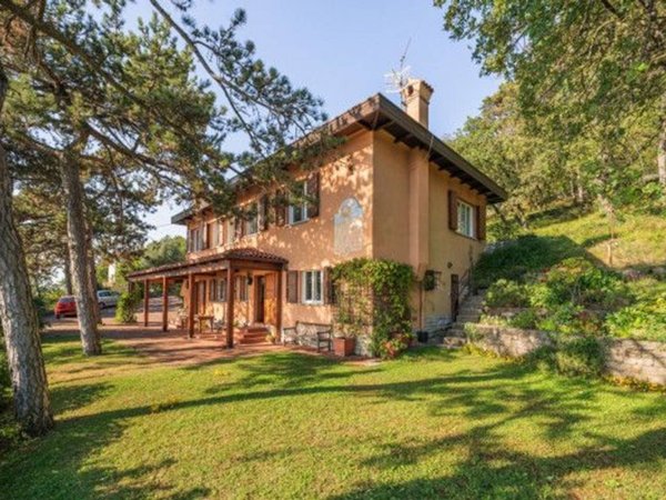 casa indipendente in vendita a Trieste in zona Cologna