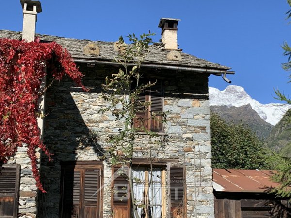 casa indipendente in vendita ad Alagna Valsesia in zona Riva Valdobbia