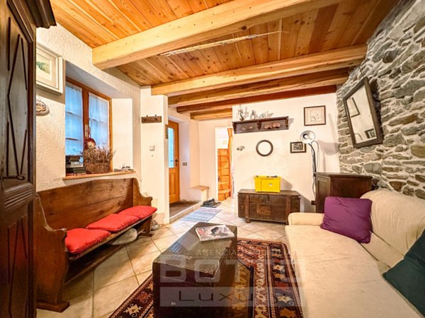 casa indipendente in vendita ad Alagna Valsesia in zona Riva Valdobbia