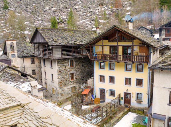 appartamento in vendita ad Alagna Valsesia in zona Boccorio