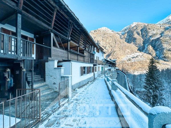 appartamento in vendita ad Alagna Valsesia in zona Riva Valdobbia