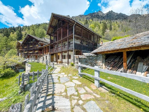appartamento in vendita ad Alagna Valsesia in zona Wittwosma