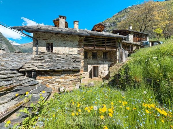 appartamento in vendita ad Alagna Valsesia in zona Riva Valdobbia