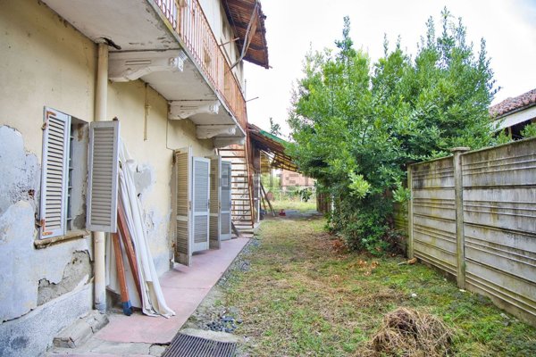 pentavano in vendita ad Albano Vercellese